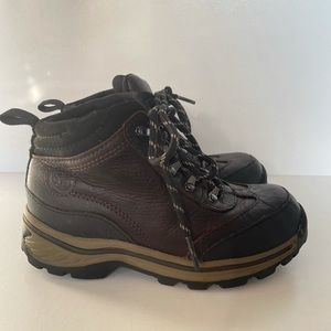 YOUTH WATERPROOF HIKING BOOTS